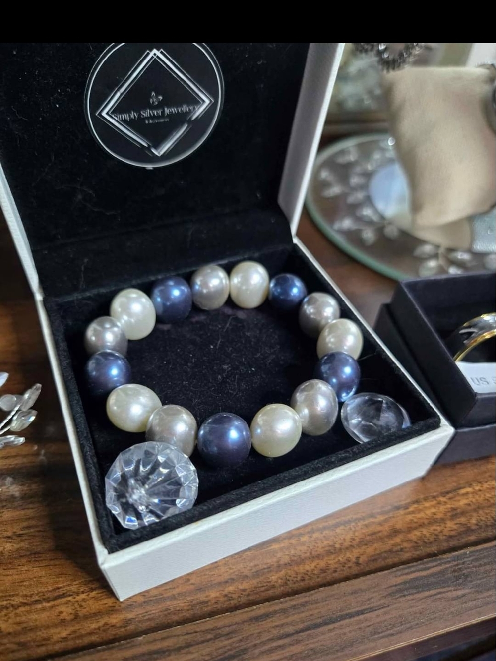 Blue & White Pearl Stretch Bracelet